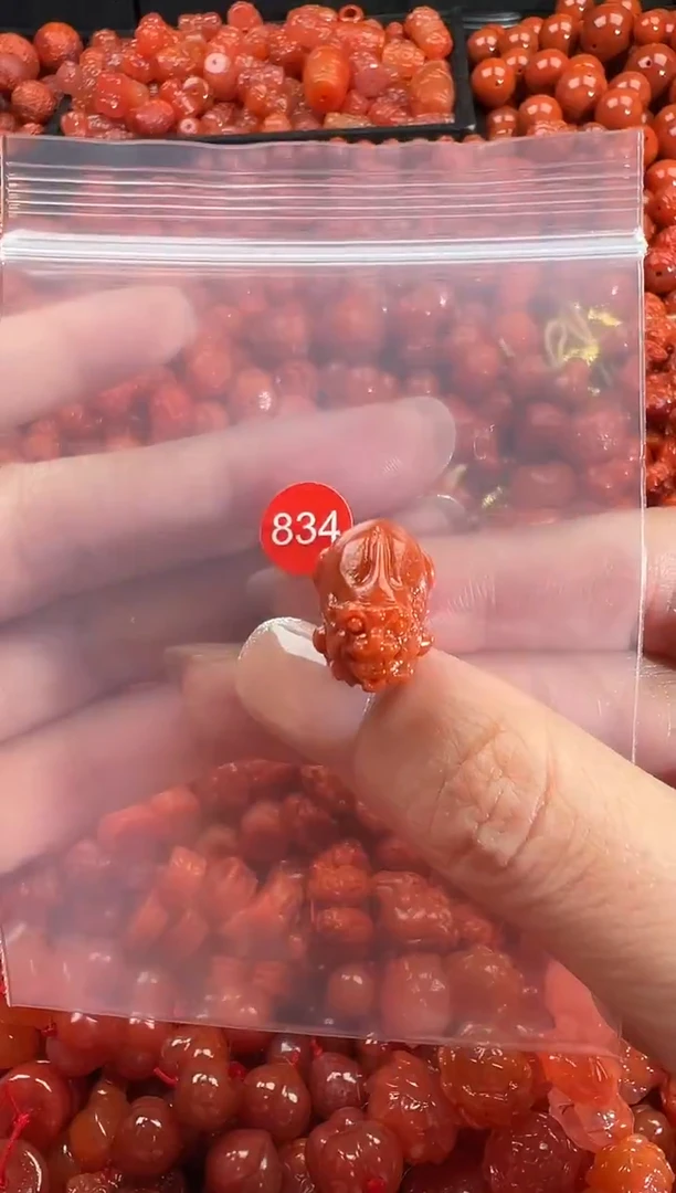 颈饰未镶嵌南红玛瑙1