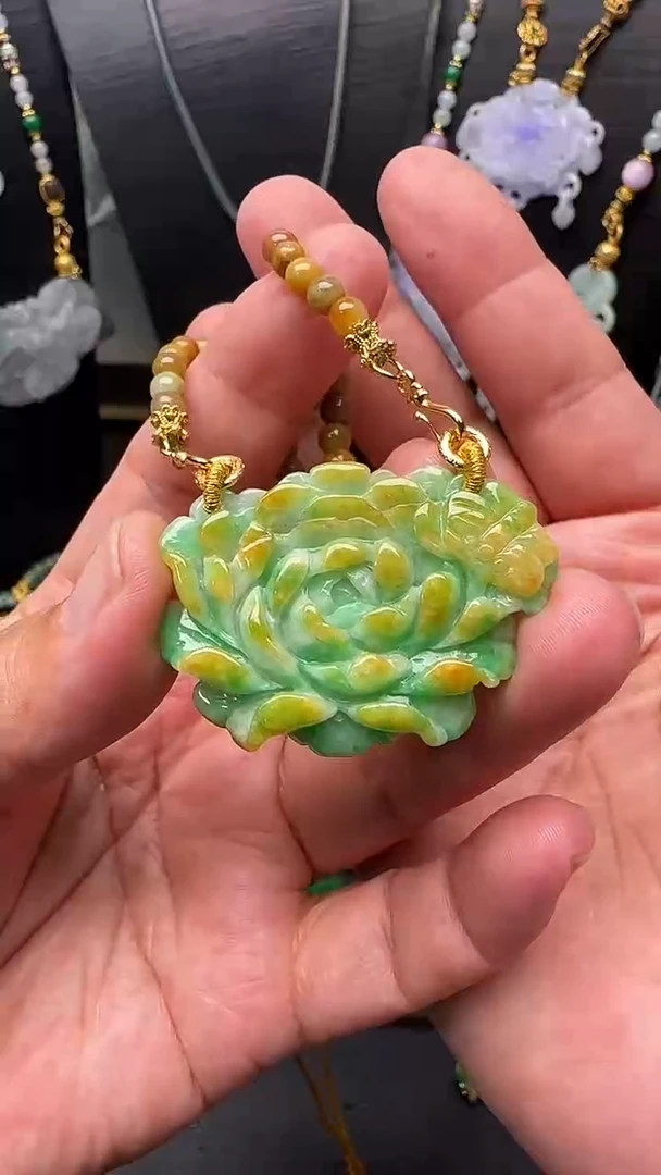 颈饰未镶嵌翡翠吊坠