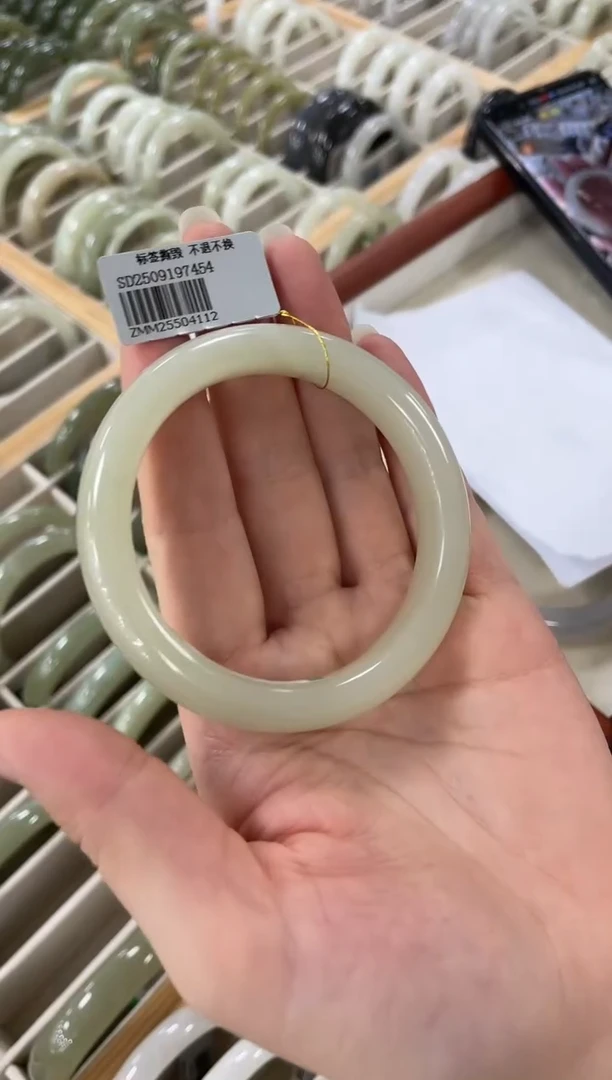 未镶嵌手镯和田玉54-55圈口 4112