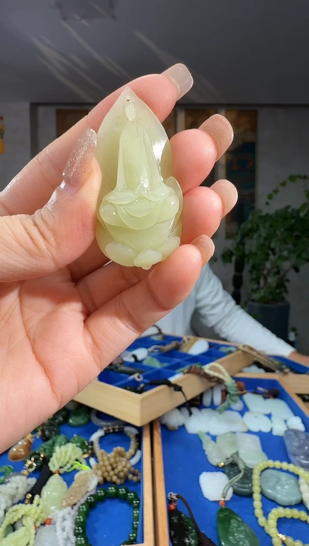 颈饰未镶嵌和田玉拍一发一