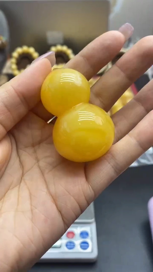 琥珀未镶嵌珠宝奇石1122