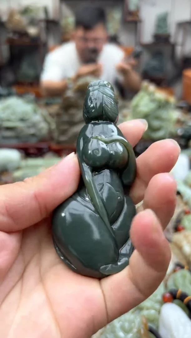 和田玉未镶嵌把件1