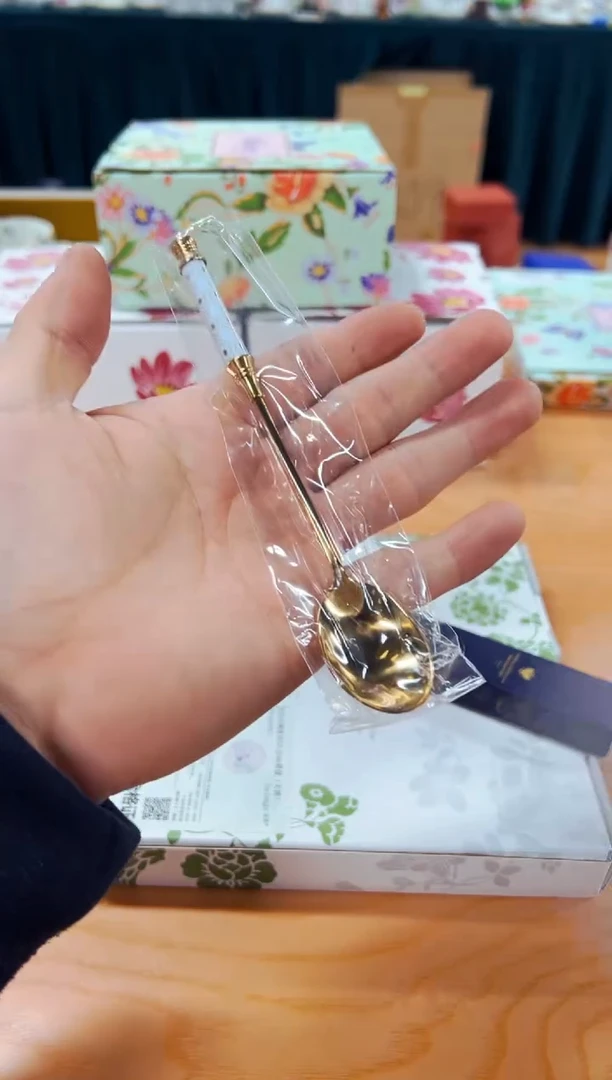 【闪购商品】瓷片g116好好好好好好勺子