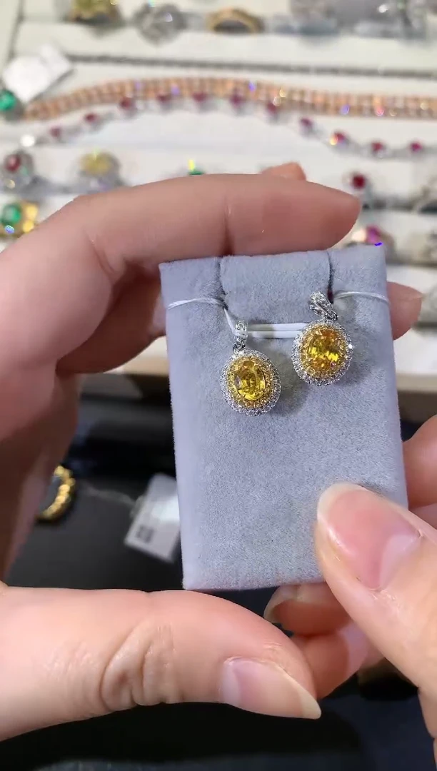 【闪购商品】彩色蓝宝石吊坠18K金镶嵌R455|2280多样性发其一