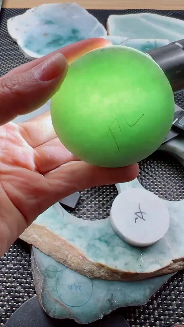 吊坠(不含链)未镶嵌翡翠天然翡翠吊坠484