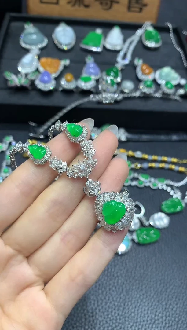 吊坠(不含链)18K金镶嵌翡翠61吊坠不含链