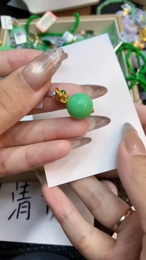 颈饰未镶嵌翡翠1