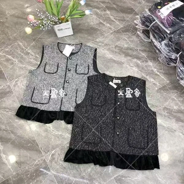 61285欧货荷叶边拼珠小香风马甲