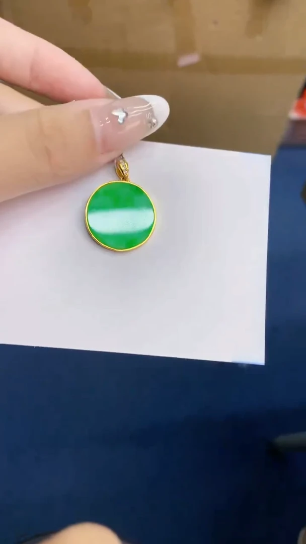 翡翠未镶嵌吊坠(不含链)1