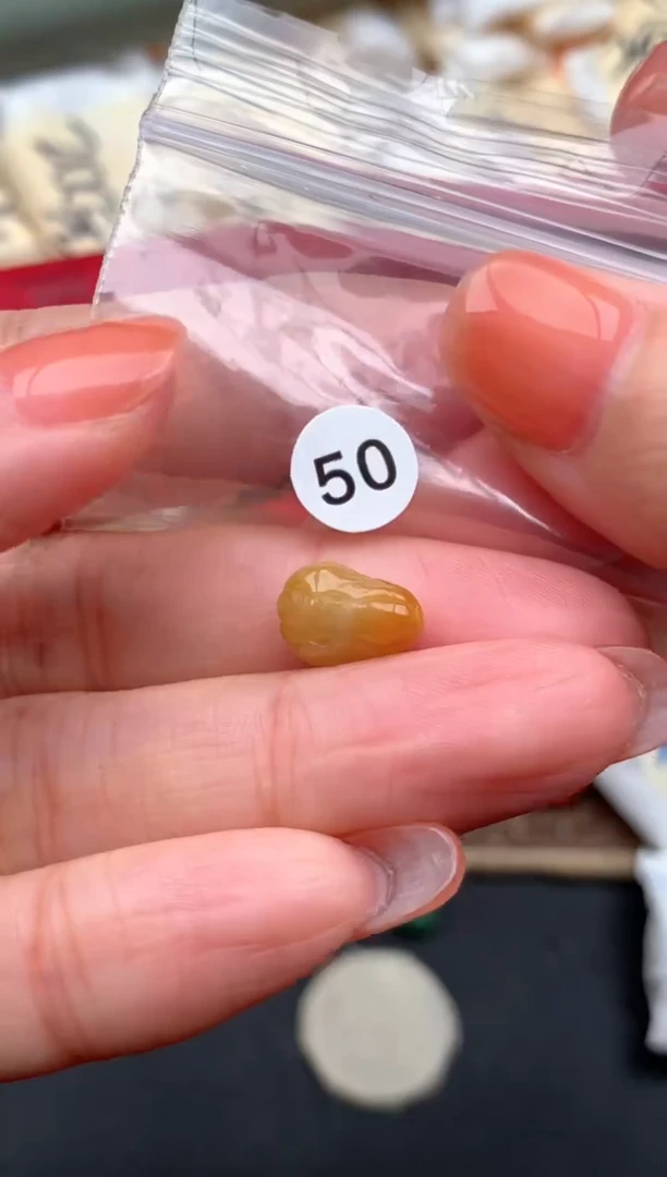 未镶嵌挂件翡翠1