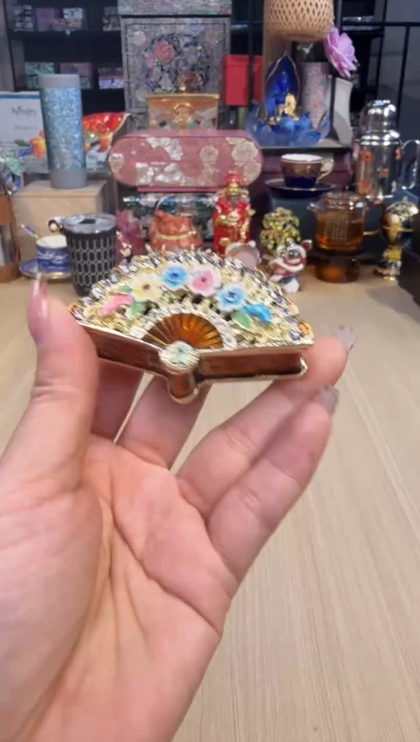 13七宝咖色扇子