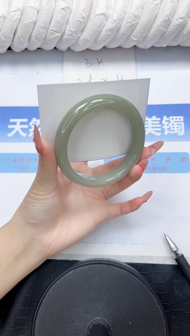 石英质玉手镯未镶嵌111-60