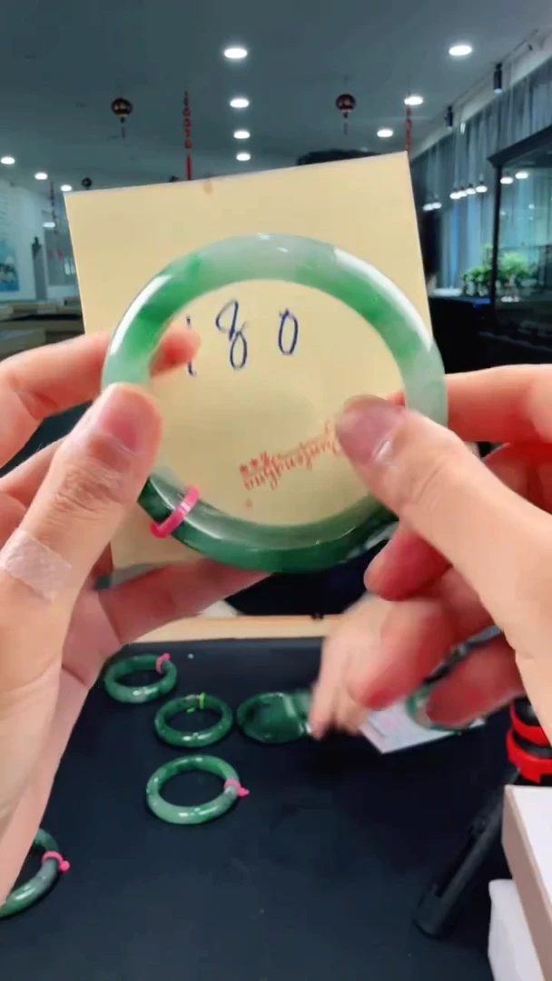 未镶嵌手镯石英质玉（非洲翠）天然非洲翠手镯未镶嵌180