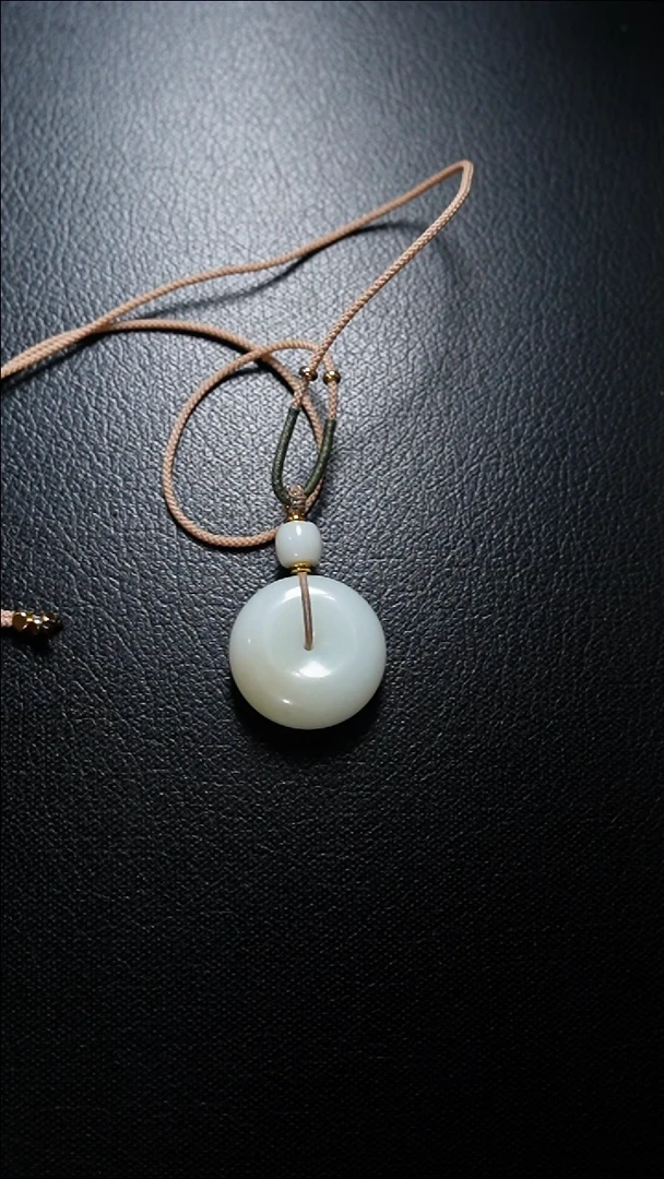 【闪购商品】和田玉颈饰未镶嵌平安扣