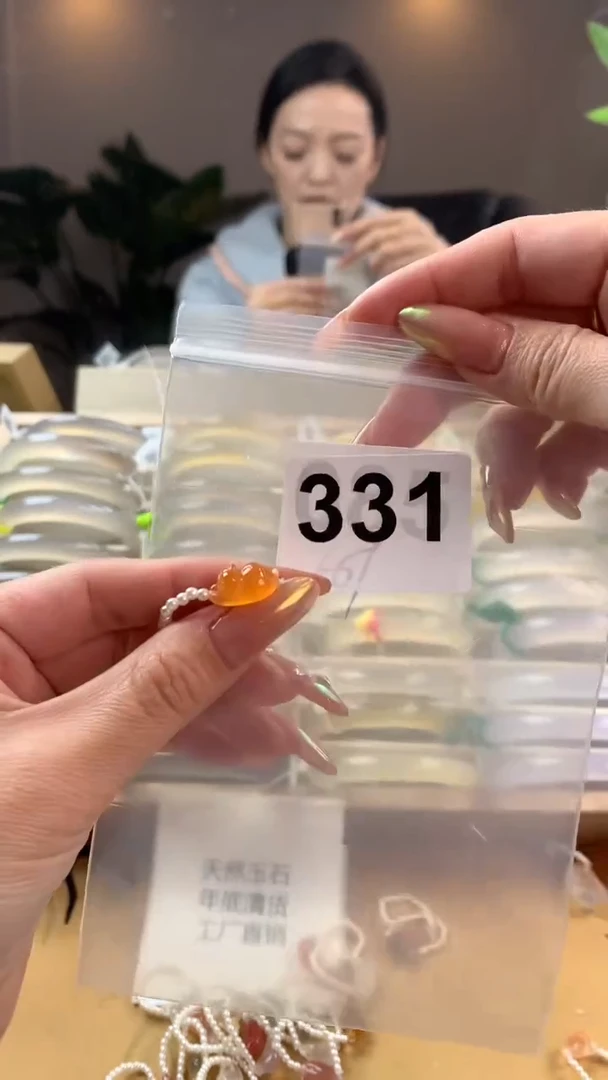 【闪购商品】玛瑙/玉髓手镯未镶嵌331