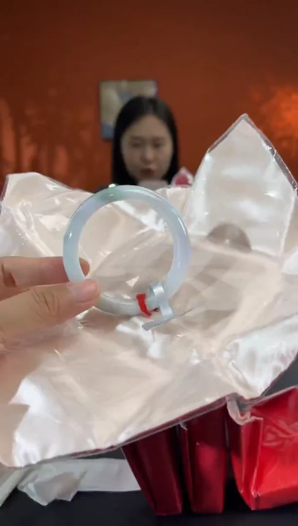 未镶嵌手镯翡翠5