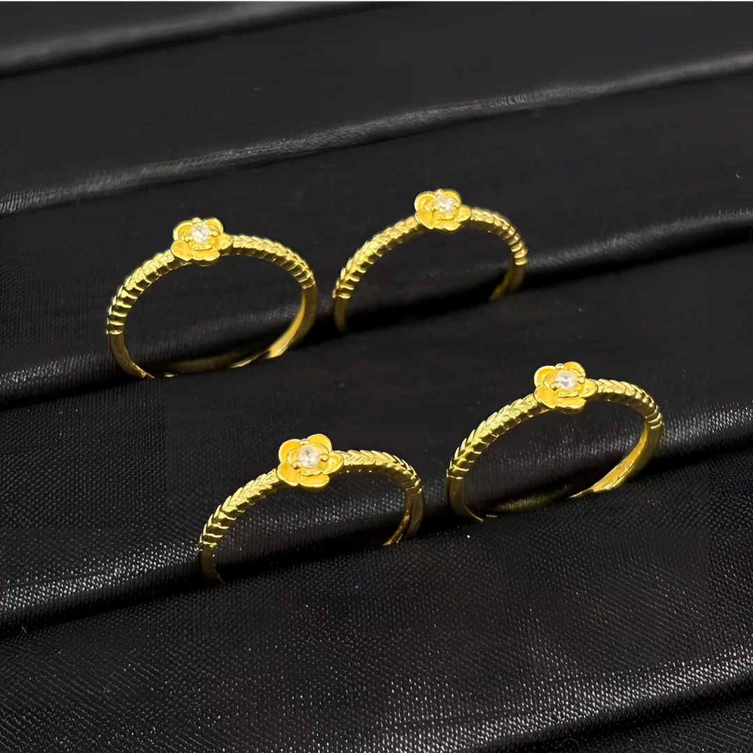 足银锆石戒指 足银戒指简约精致花朵锆石戒*（多样性单个发货）