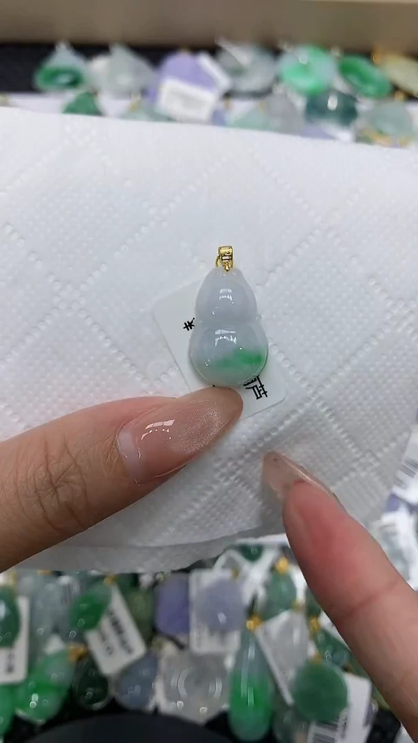 颈饰18K金镶嵌翡翠1111111111