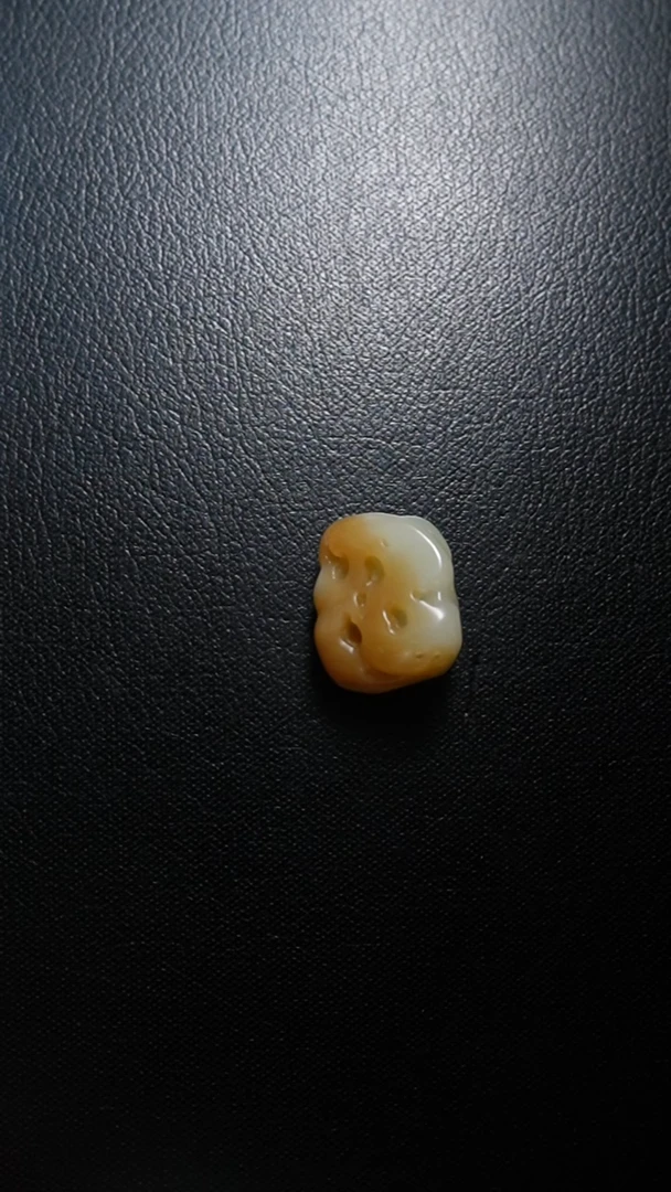 颈饰未镶嵌和田玉吊坠