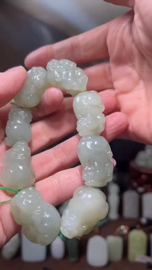 颈饰未镶嵌和田玉·