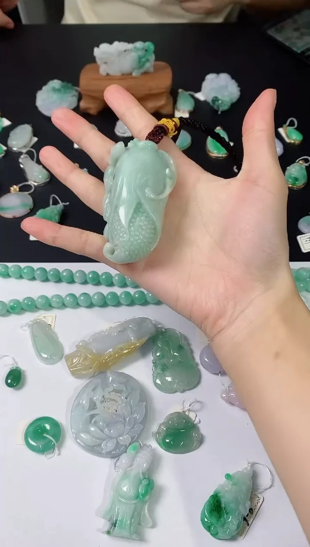 未镶嵌把件翡翠333