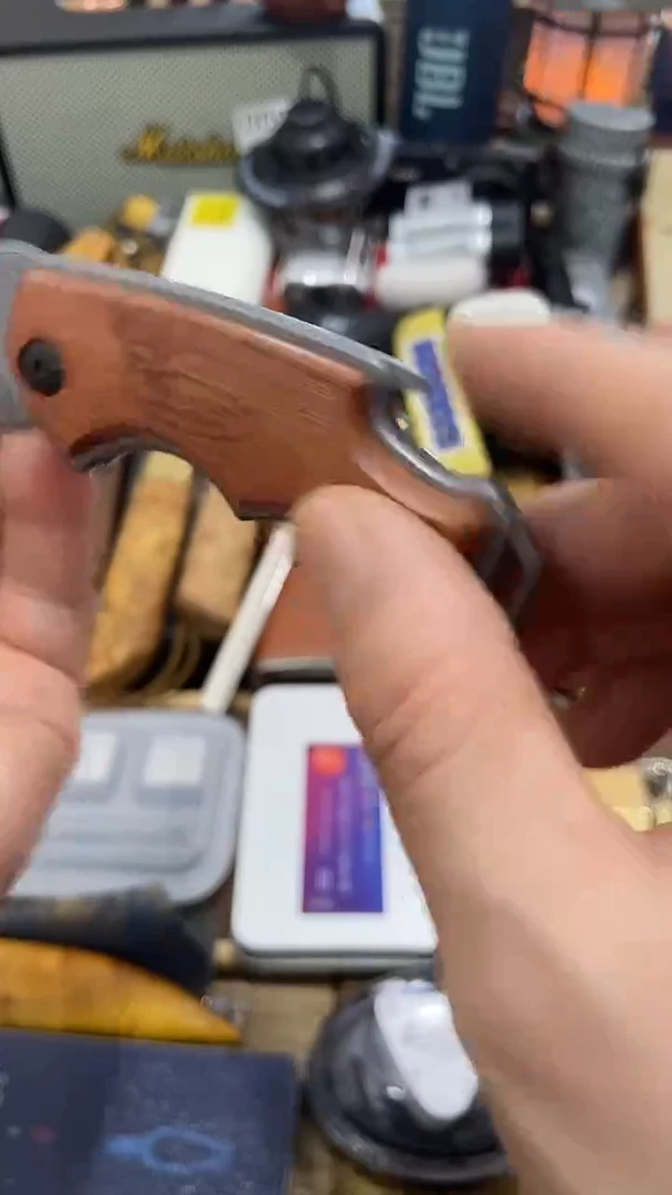 瓷片闪购商品  如图所示