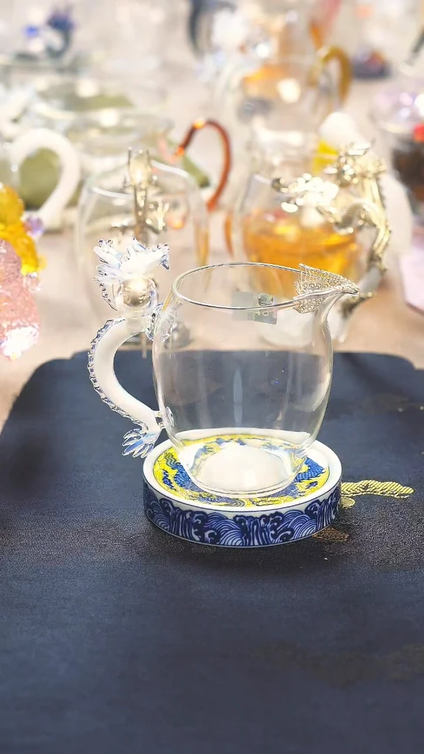 晶焱银珠龙金标+杯垫+银嘴