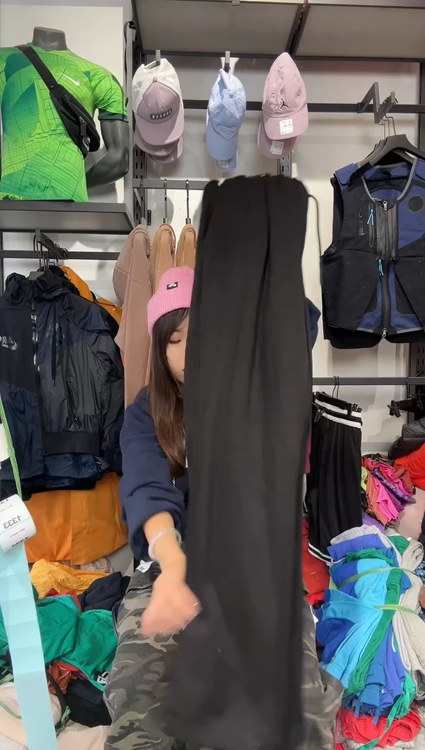 1325  编码 瑕疵款直播间过款为准 尺码   身高  175