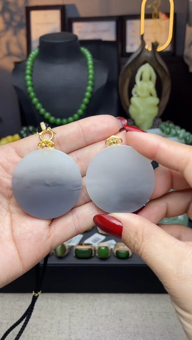 【闪购商品】和田玉颈饰18K金镶嵌吊坠多样性发其一