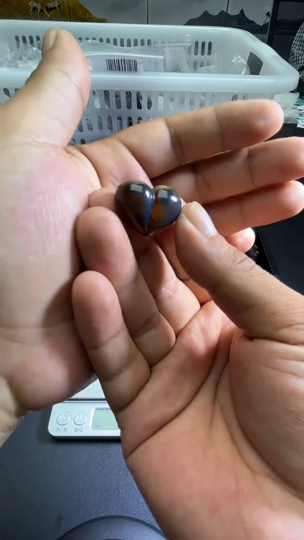 裸石琥珀未镶嵌44