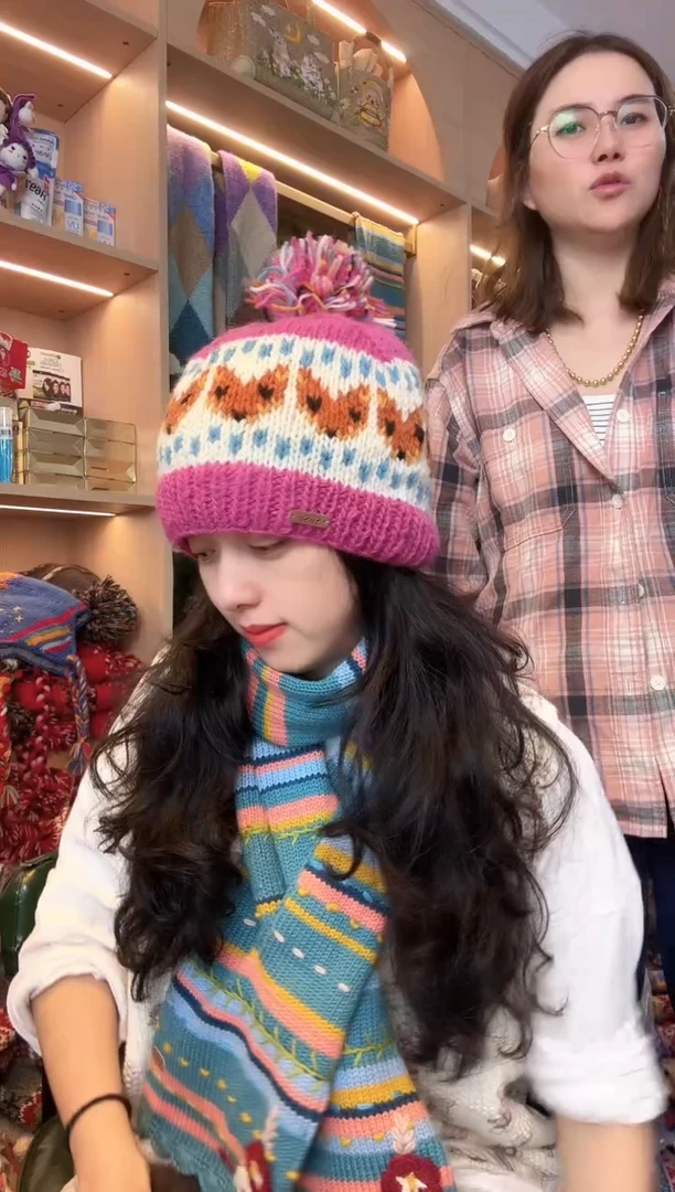 细羊毛粉色狐狸单球帽