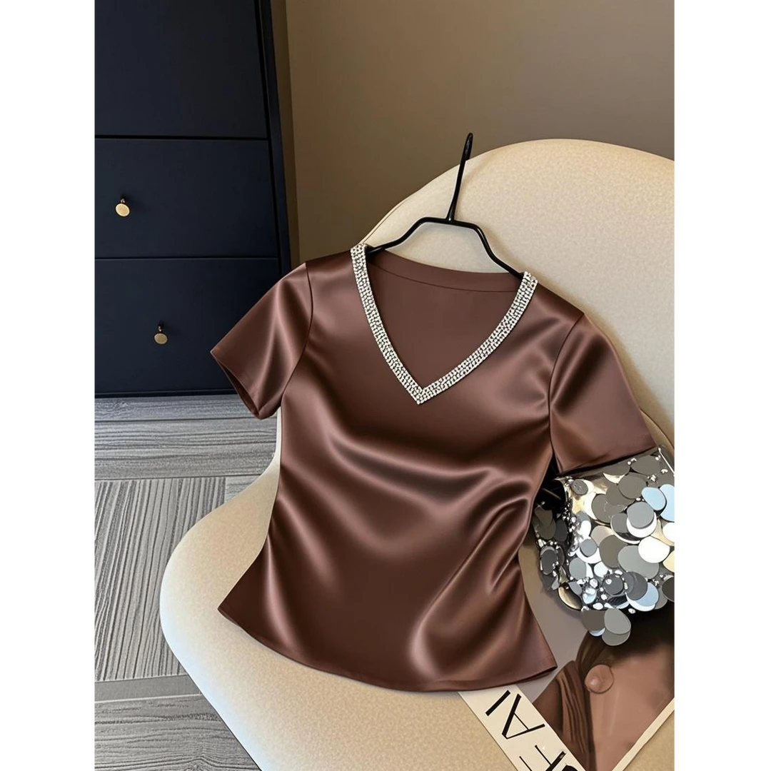 2025夏季新款洋气轻熟高级感气质小众时尚百搭短袖上衣V领T恤女装