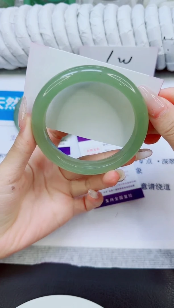 未镶嵌手镯石英质玉175/65