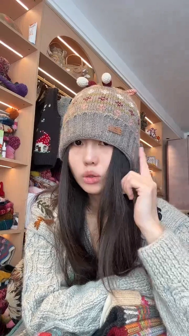 羊毛灰色好事发生帽