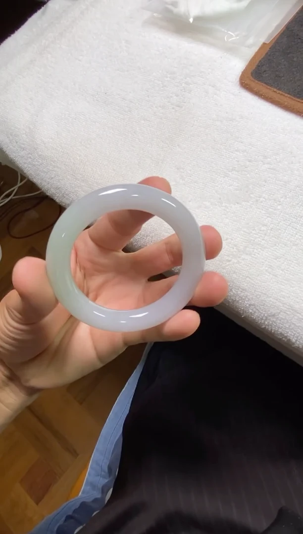 未镶嵌手镯翡翠手镯