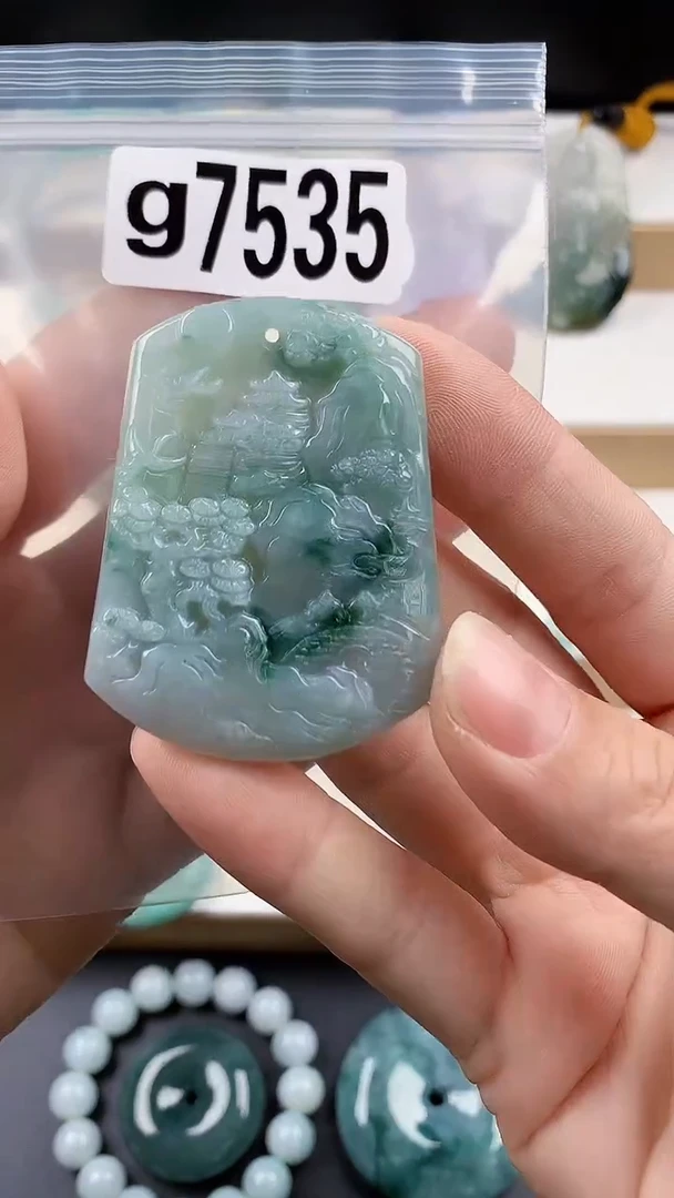 颈饰未镶嵌翡翠天然翡翠吊坠挂件