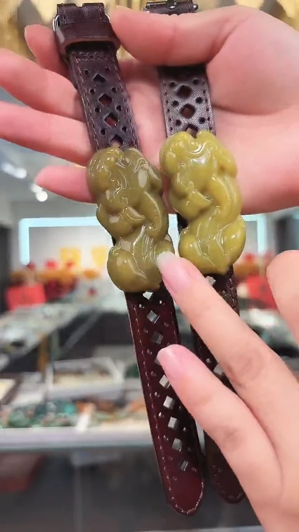 未镶嵌岫玉颈饰手牌只发一个
