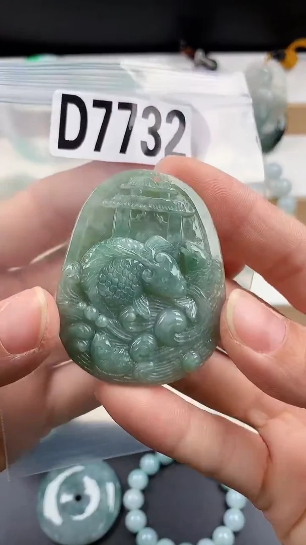 颈饰未镶嵌翡翠天然翡翠吊坠挂件