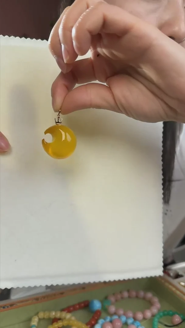 【闪购商品】琥珀吊坠(不含链)18K金镶嵌天然琥珀吊坠
