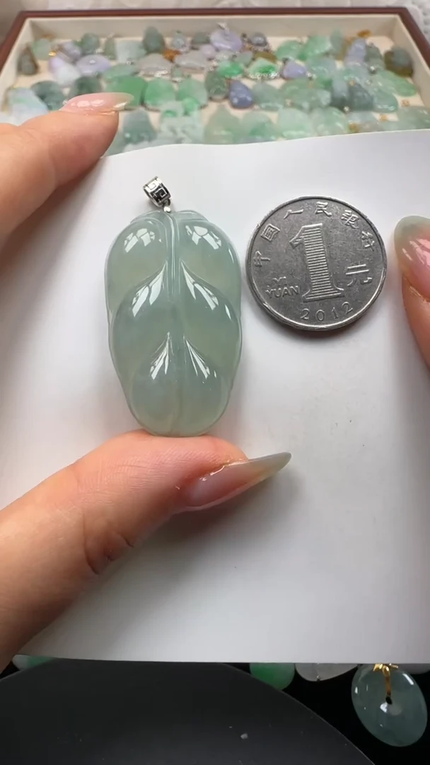 吊坠(不含链)18K金镶嵌翡翠叶子