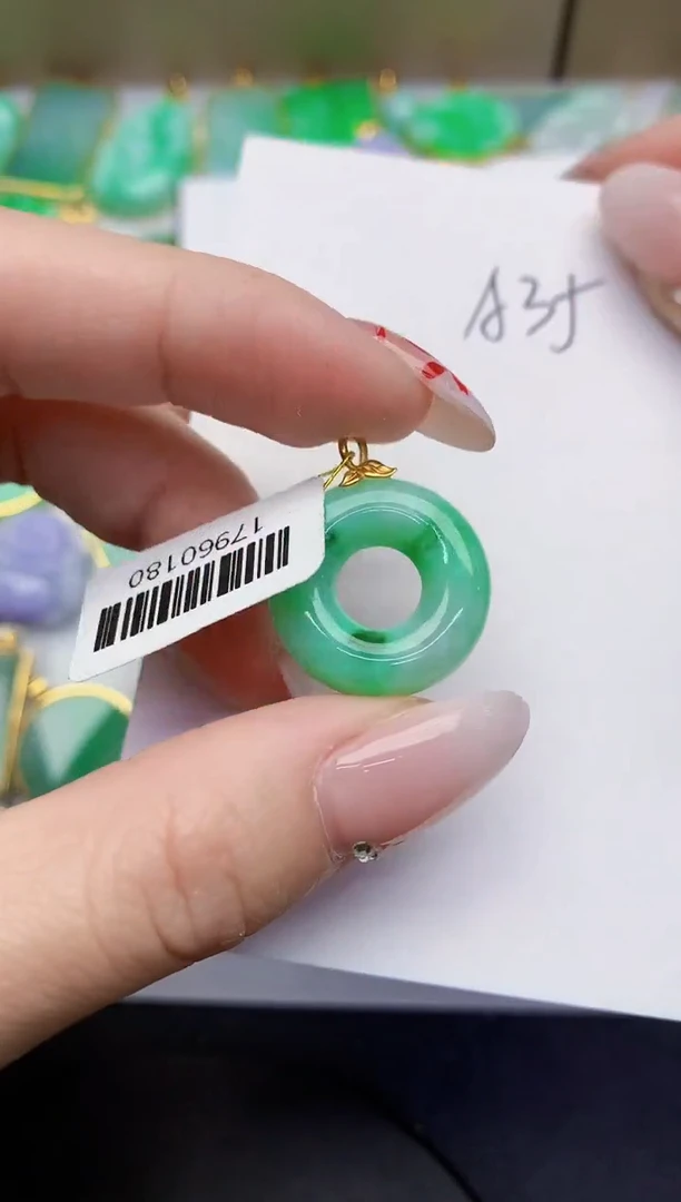 【闪购商品】翡翠颈饰18K金镶嵌0000000000