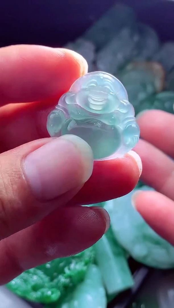 未镶嵌定制翡翠胡**?翡翠毛货定制