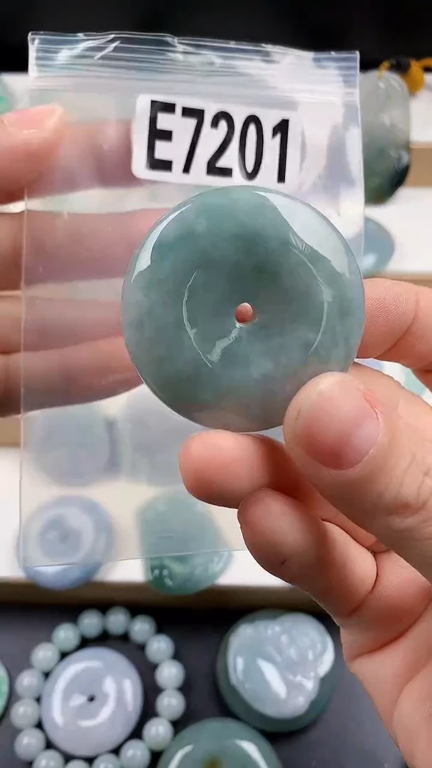 颈饰未镶嵌翡翠天然翡翠吊坠挂件