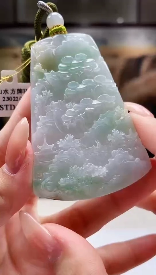 翡翠未镶嵌吊坠(不含链)38