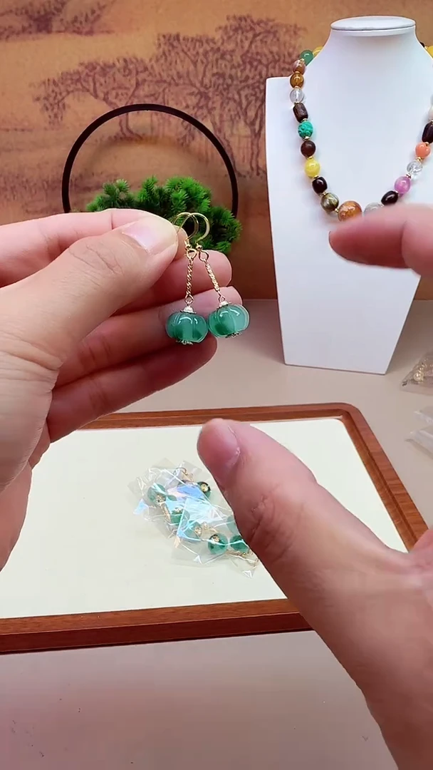 14K金镶嵌翡翠耳饰E227