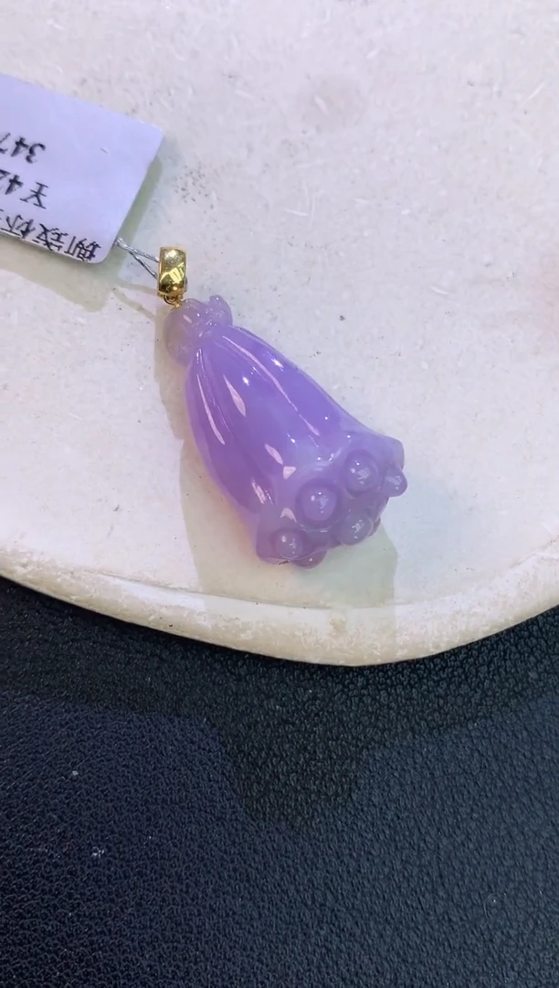 颈饰18K金镶嵌翡翠赠礼盒证书 麦麦