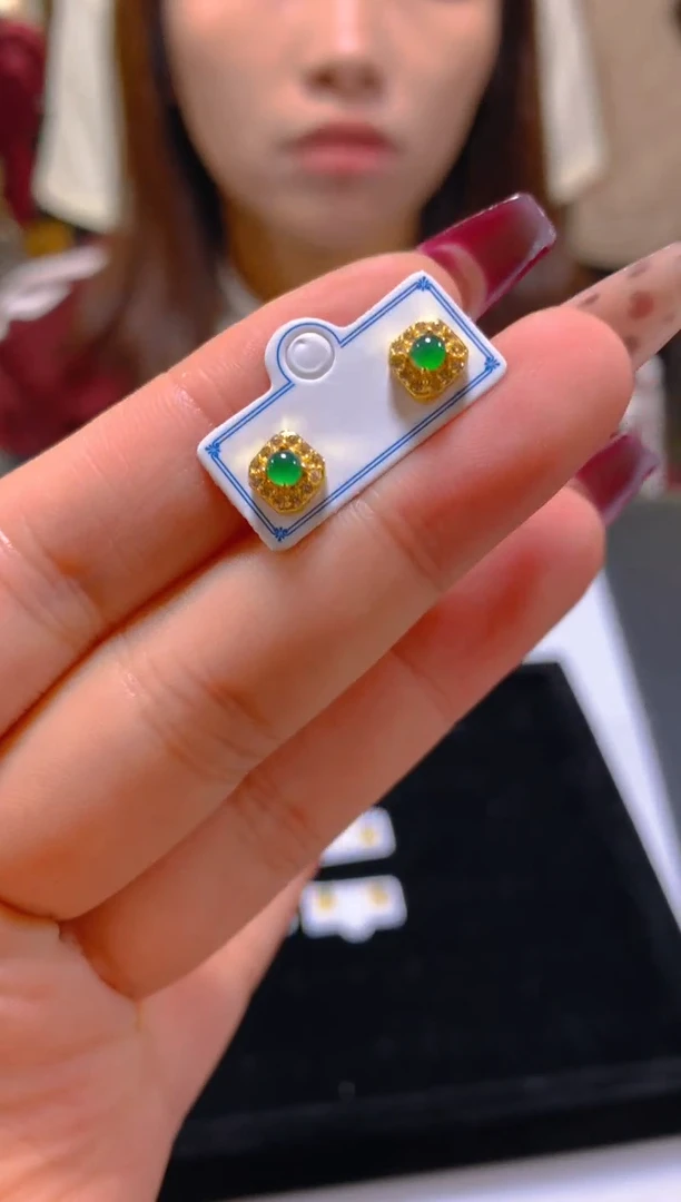 未镶嵌翡翠耳饰多样性发一