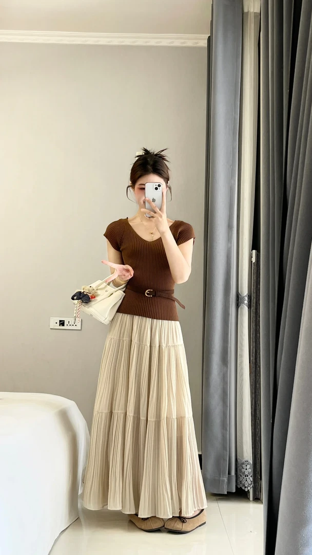 2025夏季新款韩系穿搭一整套女针织上衣搭配百褶半身裙气质两件套