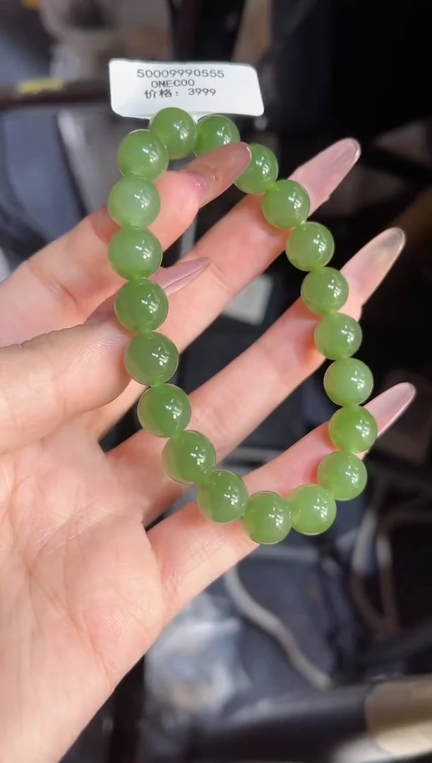 未镶嵌手链和田玉多样性发其一