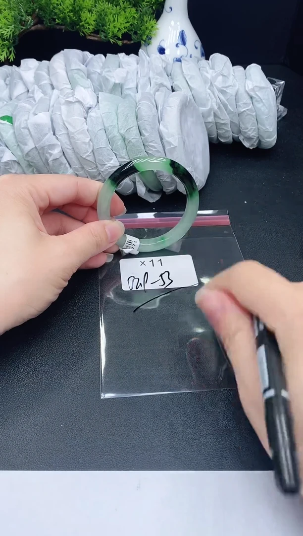 未镶嵌手镯翡翠11